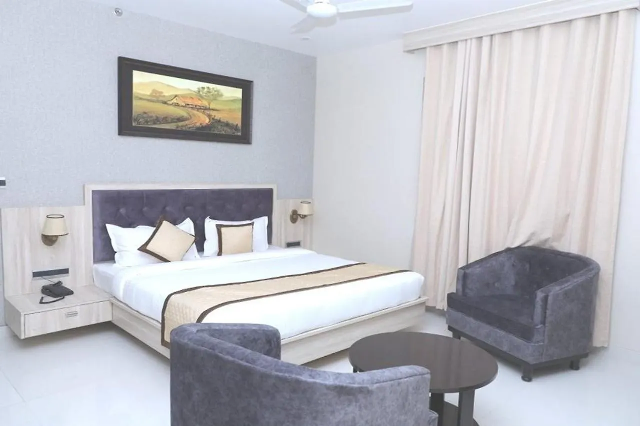 Pine Regency Hotel Udaipur 3*,